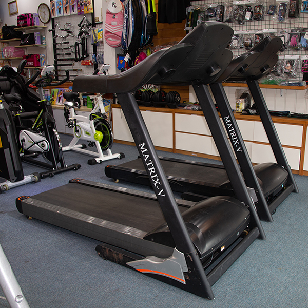 Máy chạy bộ chăm sóc sức khỏe vàng cho gia đình bạn